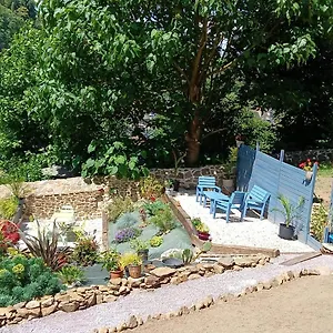  Bed and breakfast D'hote Familiale De La Maison Bleue Francia
